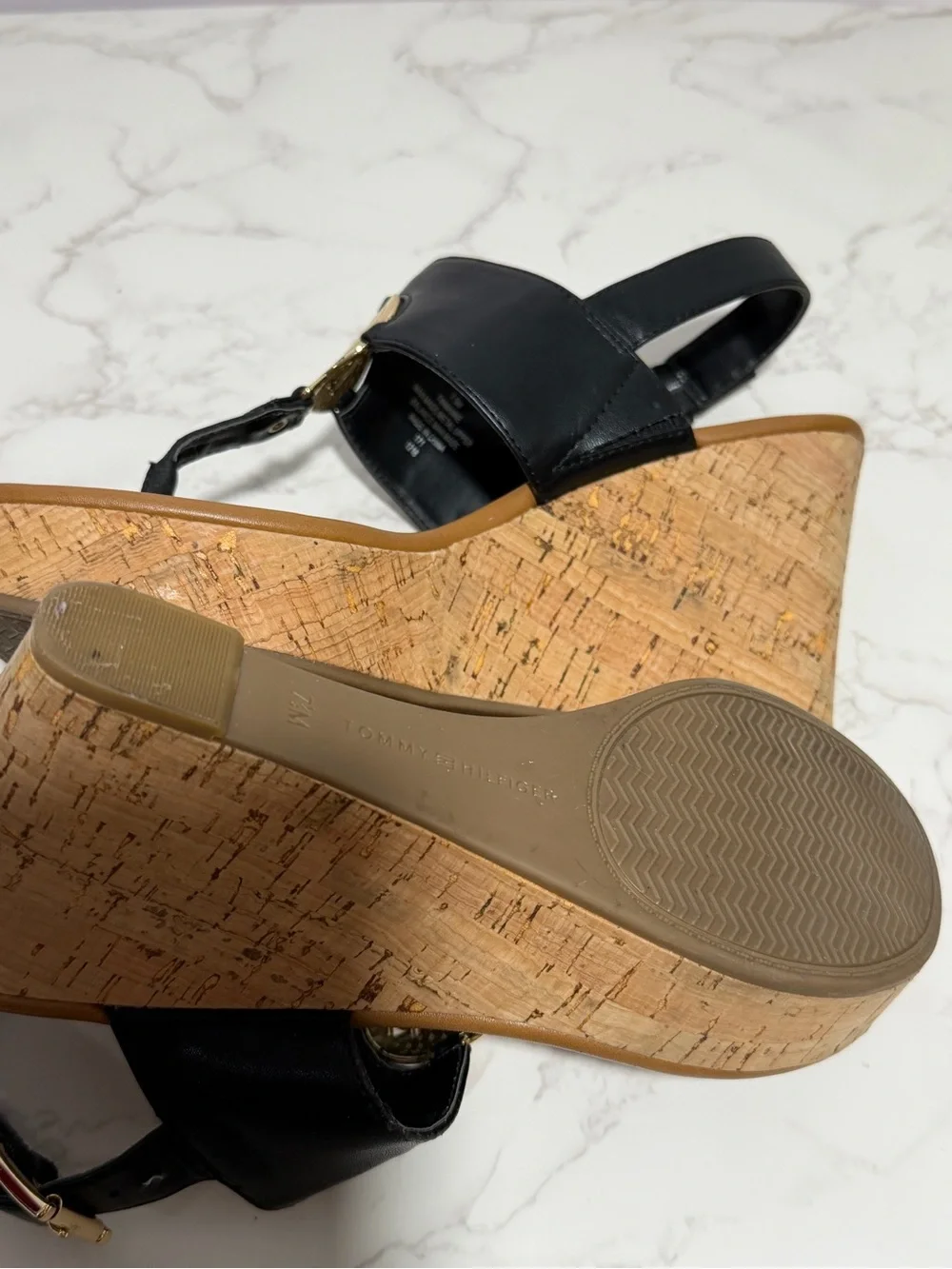 Tommy Hilfiger Black Leather Platform Thong Sandals -- 7.5